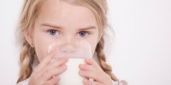 ما هو الفرق بين حساسية الحليب وحساسية اللاكتوز لدى الرضع